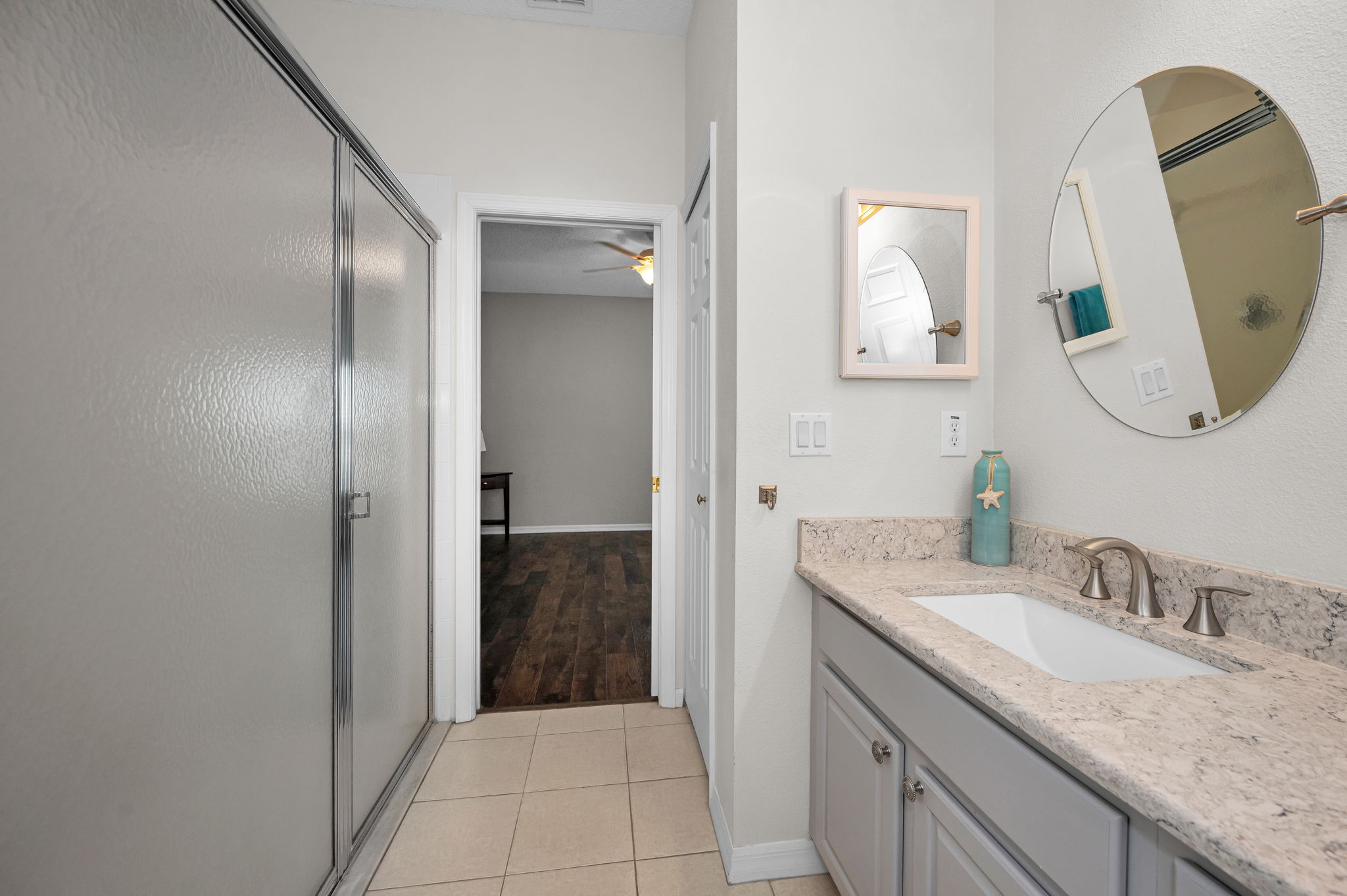 Master Bathroom1b