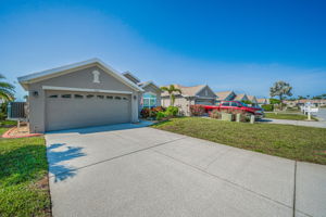 Front Exterior5