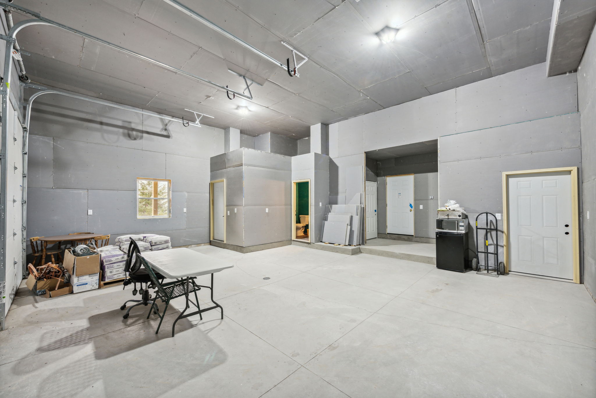 47_Interior