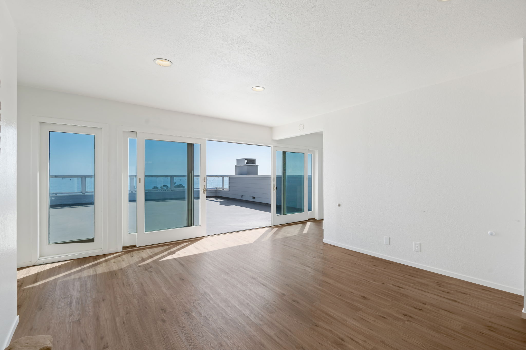 24-Unit B - Living Area