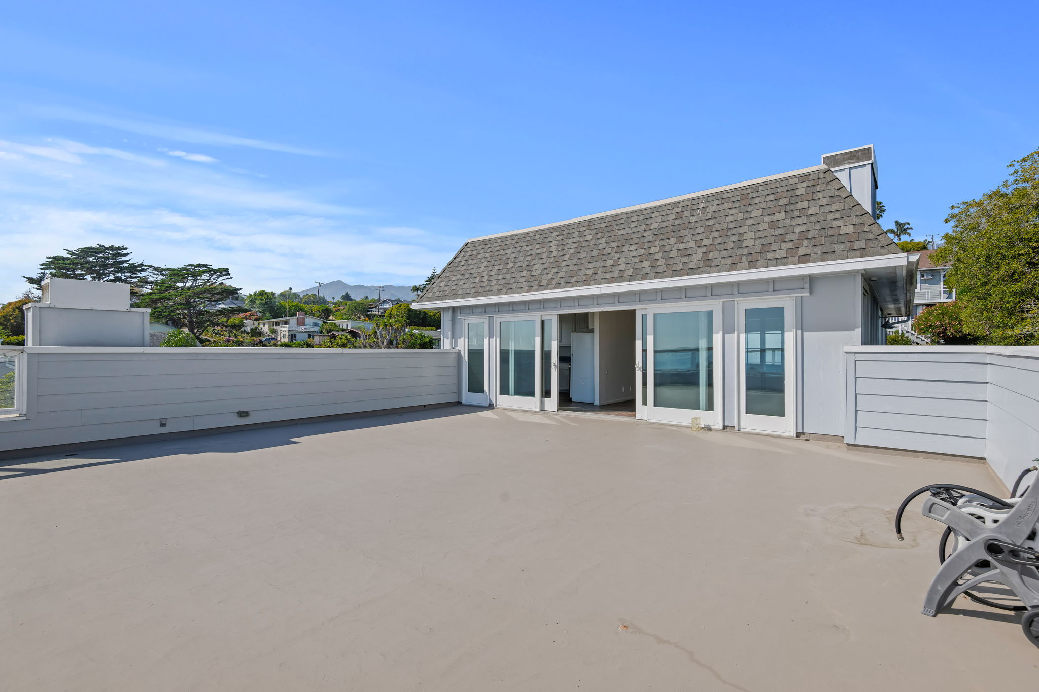 34-Unit B - Balcony Deck