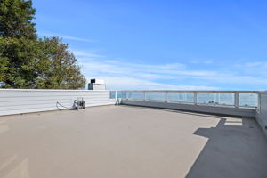 32-Unit B - Balcony Deck
