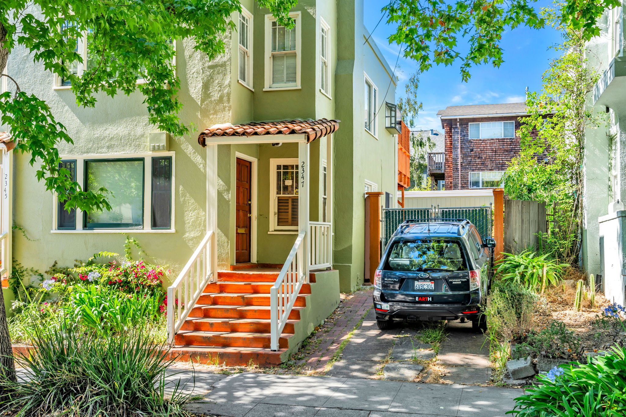 004_2347 Woolsey St