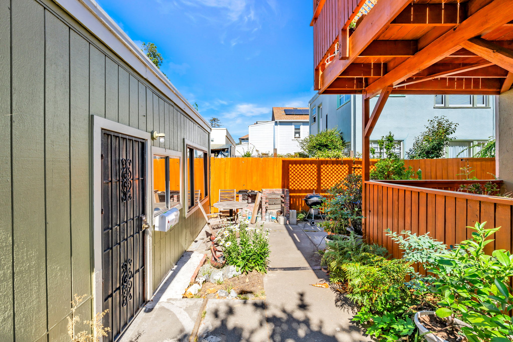 014_2347 Woolsey St