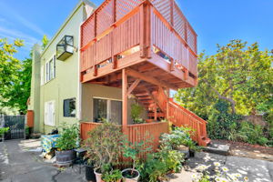 007_2347 Woolsey St