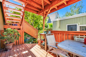 011_2347 Woolsey St