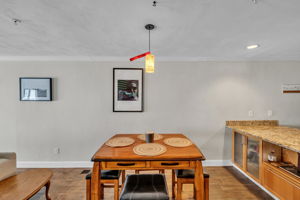 Kitchen/Breakfast Area