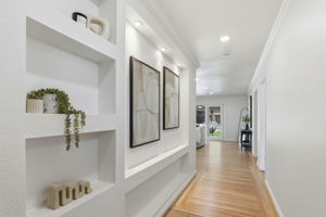 011_F8_2349 Carlton Ave