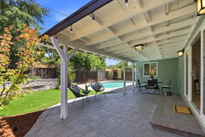 044_F8_2349 Carlton Ave