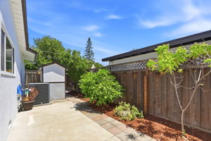 052_F8_2349 Carlton Ave