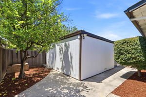 053_F8_2349 Carlton Ave