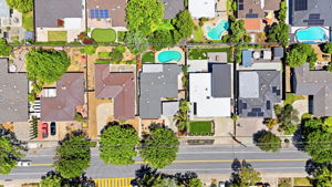 010_F8_AERIAL_2349 Carlton Ave