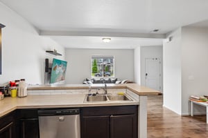 SE 16th St-S2408-020.jpg