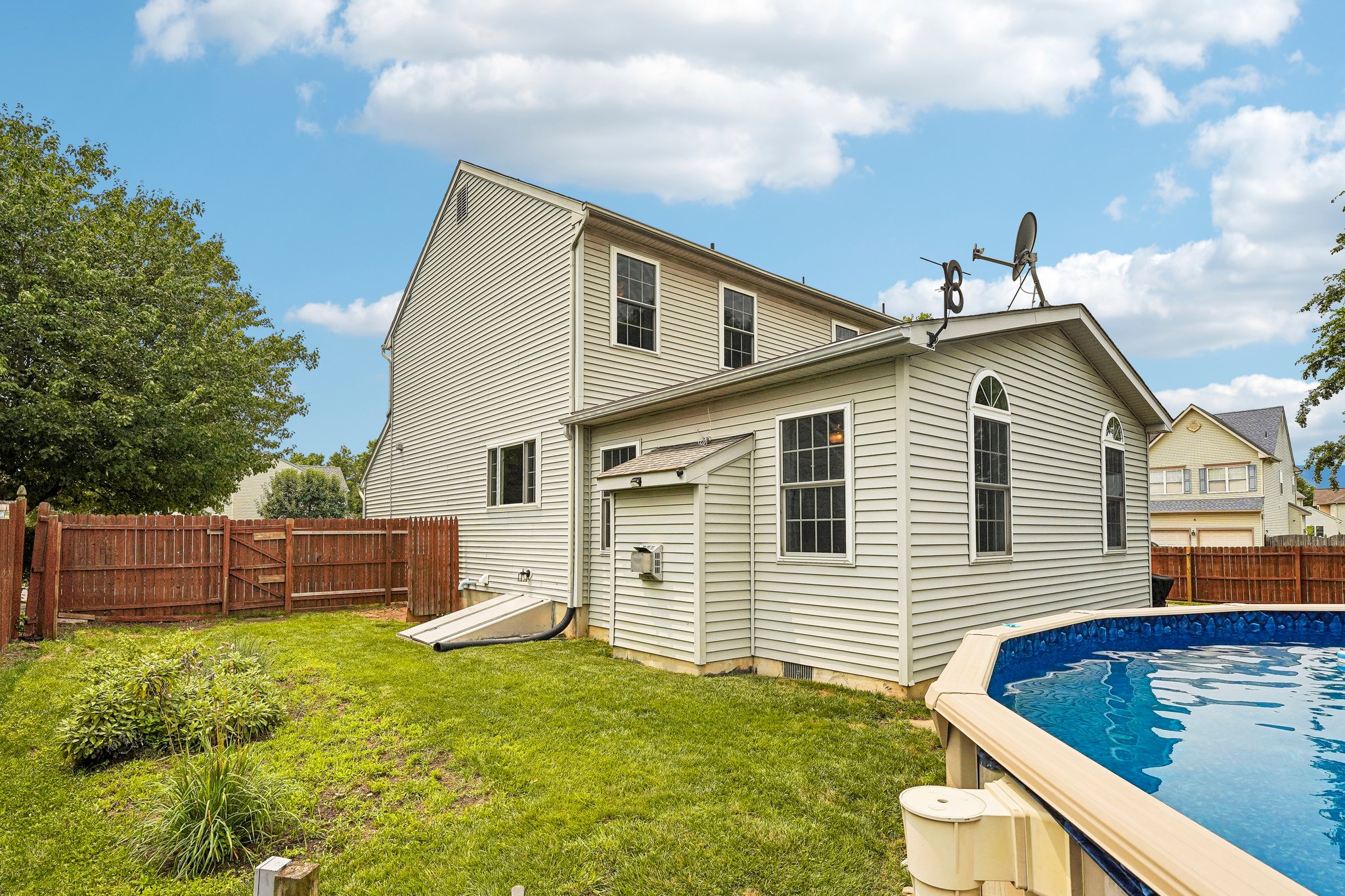 Abbey Ln-S1507-046.jpg