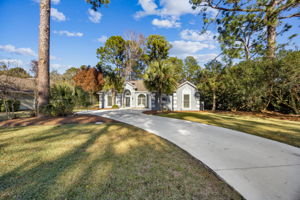 Welcome to 235 Cardinal Cir W