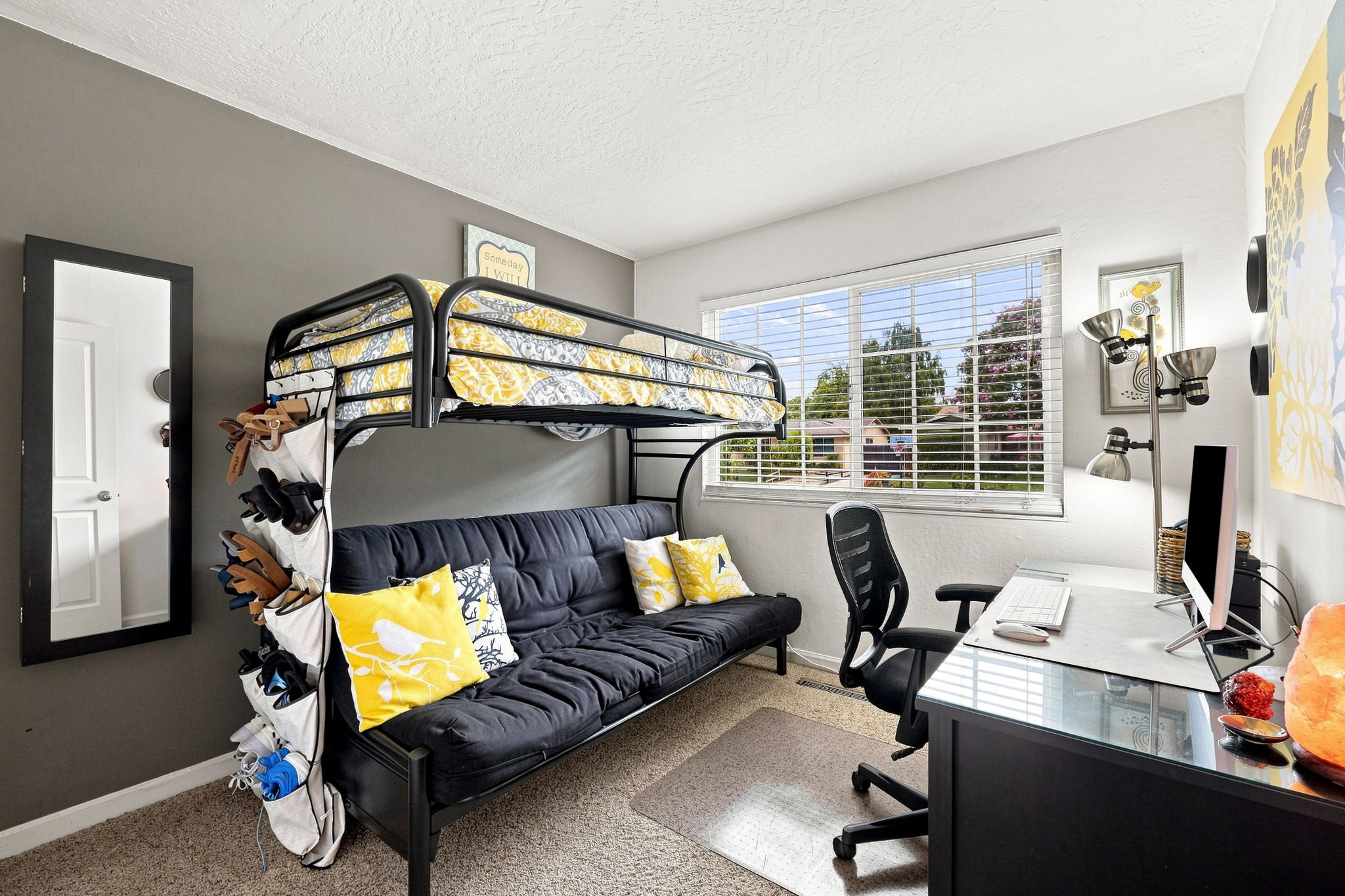  Photo 22