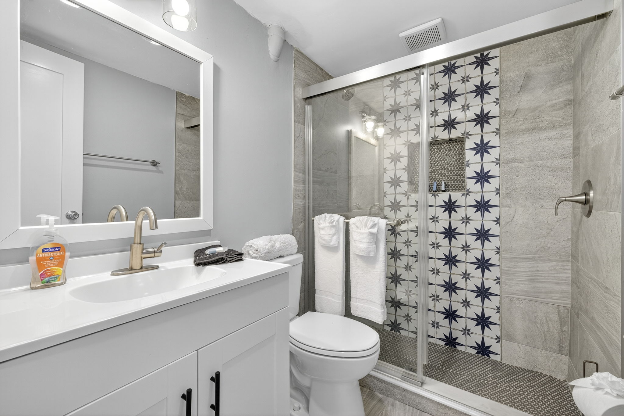 Dolphin - Primary Bathroom