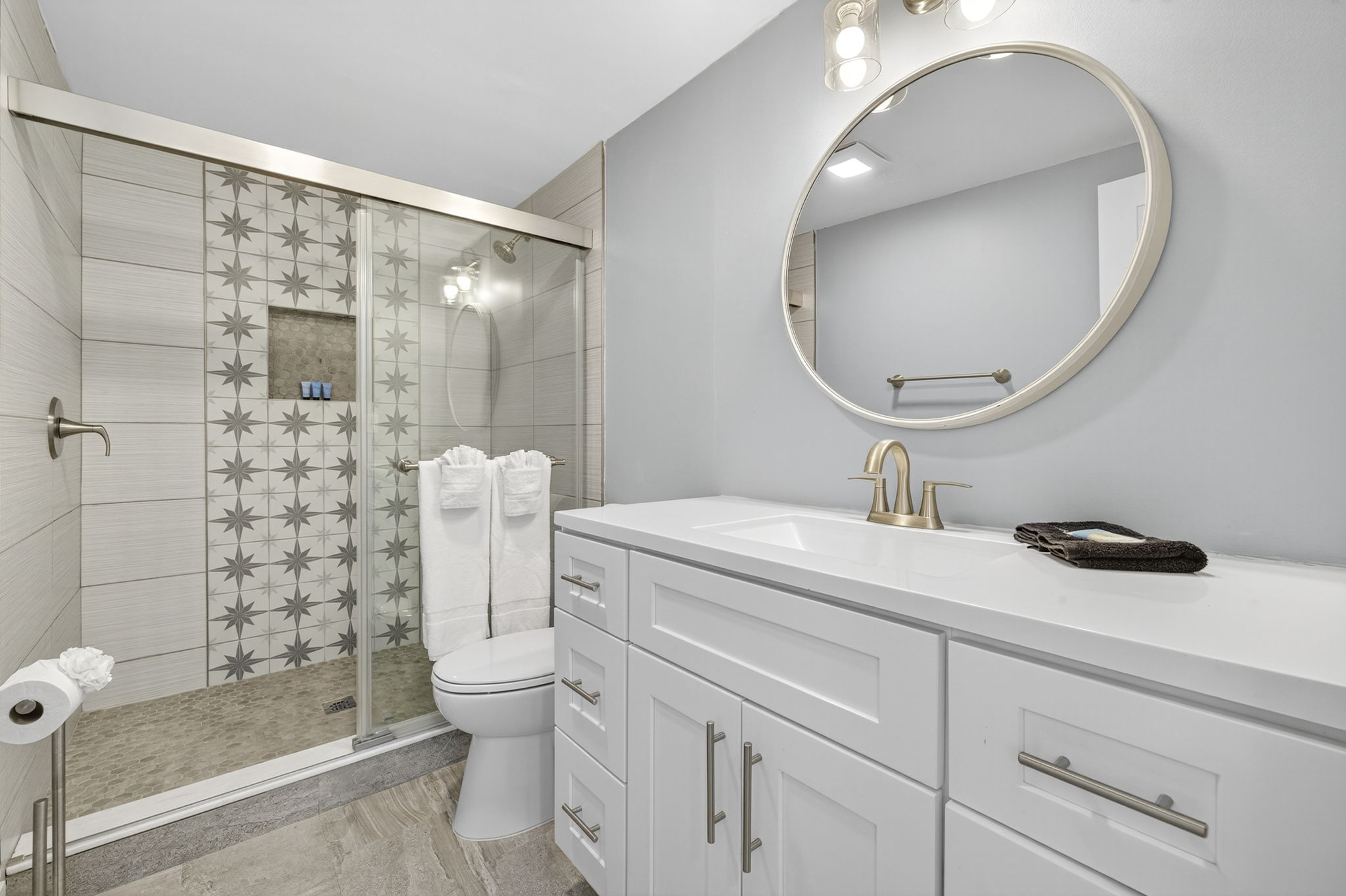Unit 1 - Primary Bathroom