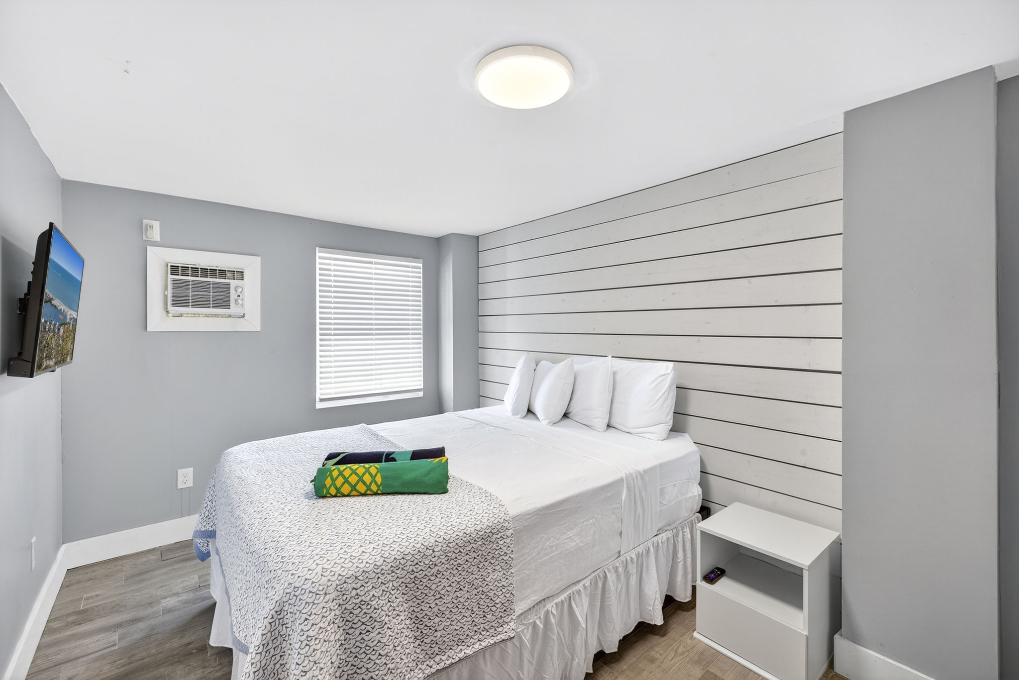 RS - Dolphin - Guest Bedroom 1 of 2