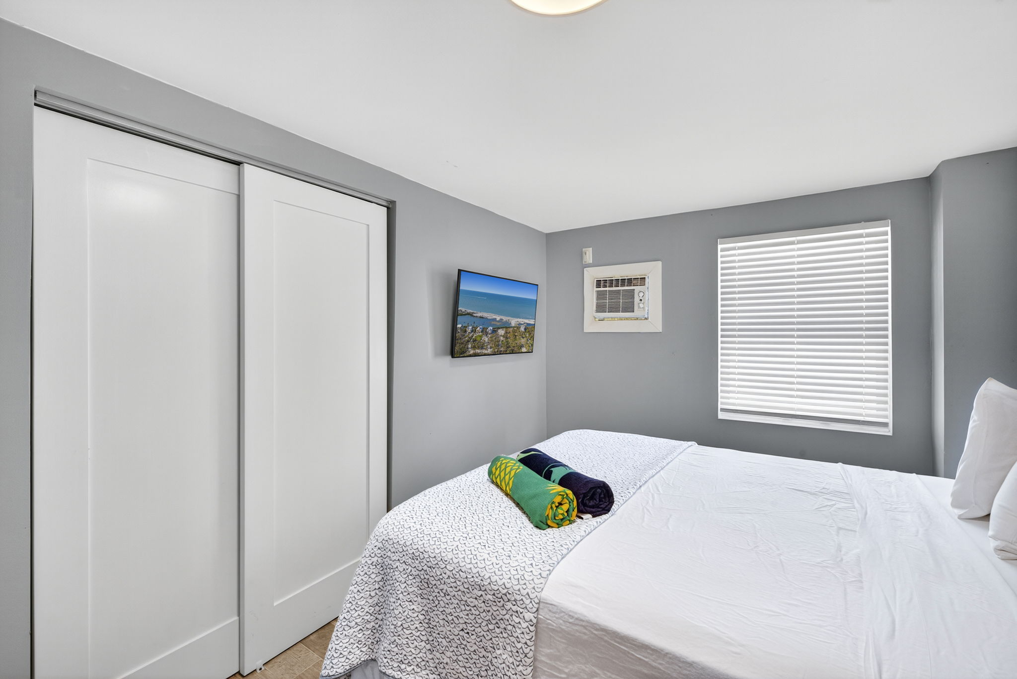 RS - Dolphin - Guest Bedroom 2 of 2