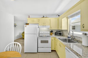 Cottage - Kitchen 1 of 3