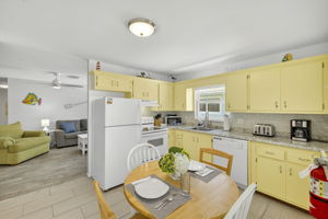 Cottage - Kitchen 3 of 3
