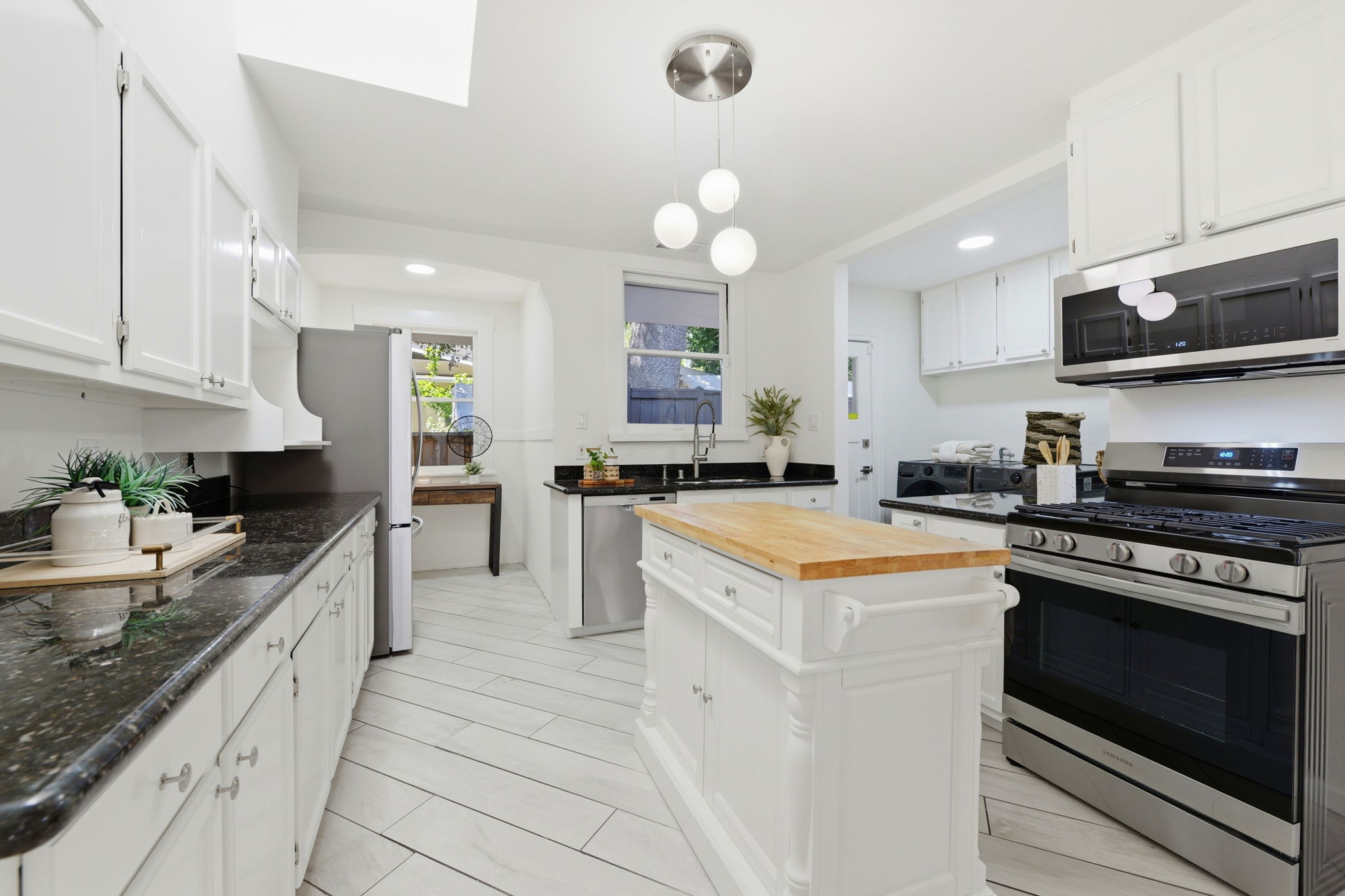 013_F8_235 Middlefield Rd