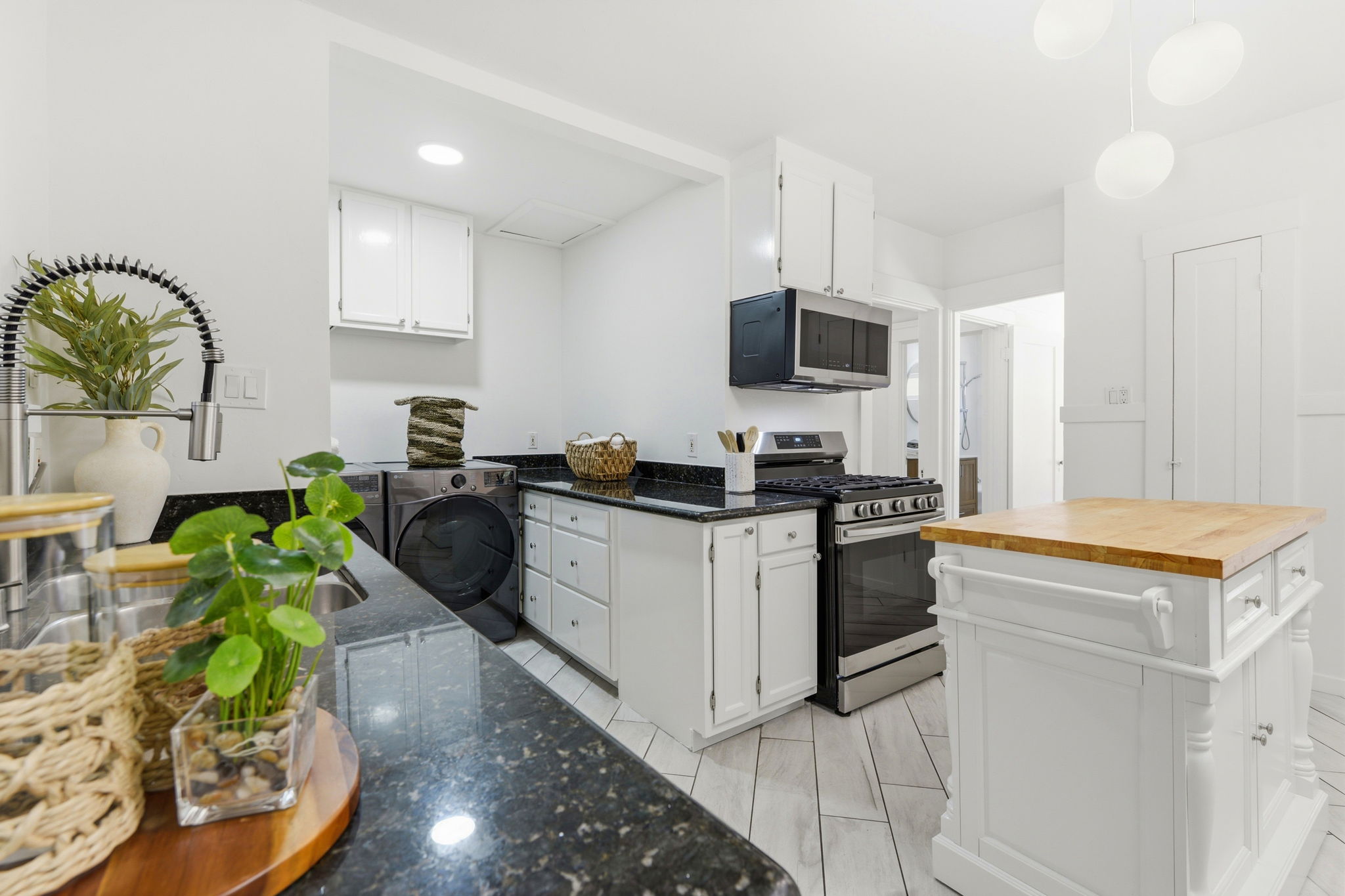 018_F8_235 Middlefield Rd
