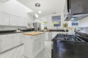 014_F8_235 Middlefield Rd