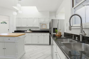 016_F8_235 Middlefield Rd