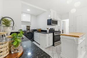018_F8_235 Middlefield Rd