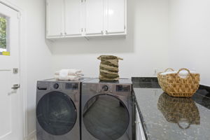 042_F8_235 Middlefield Rd