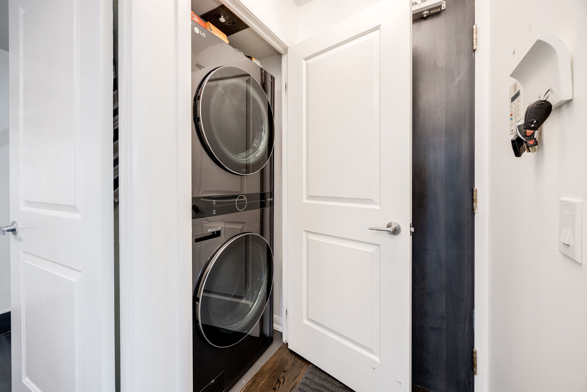Toronto property showcase — delivered property photograph 21