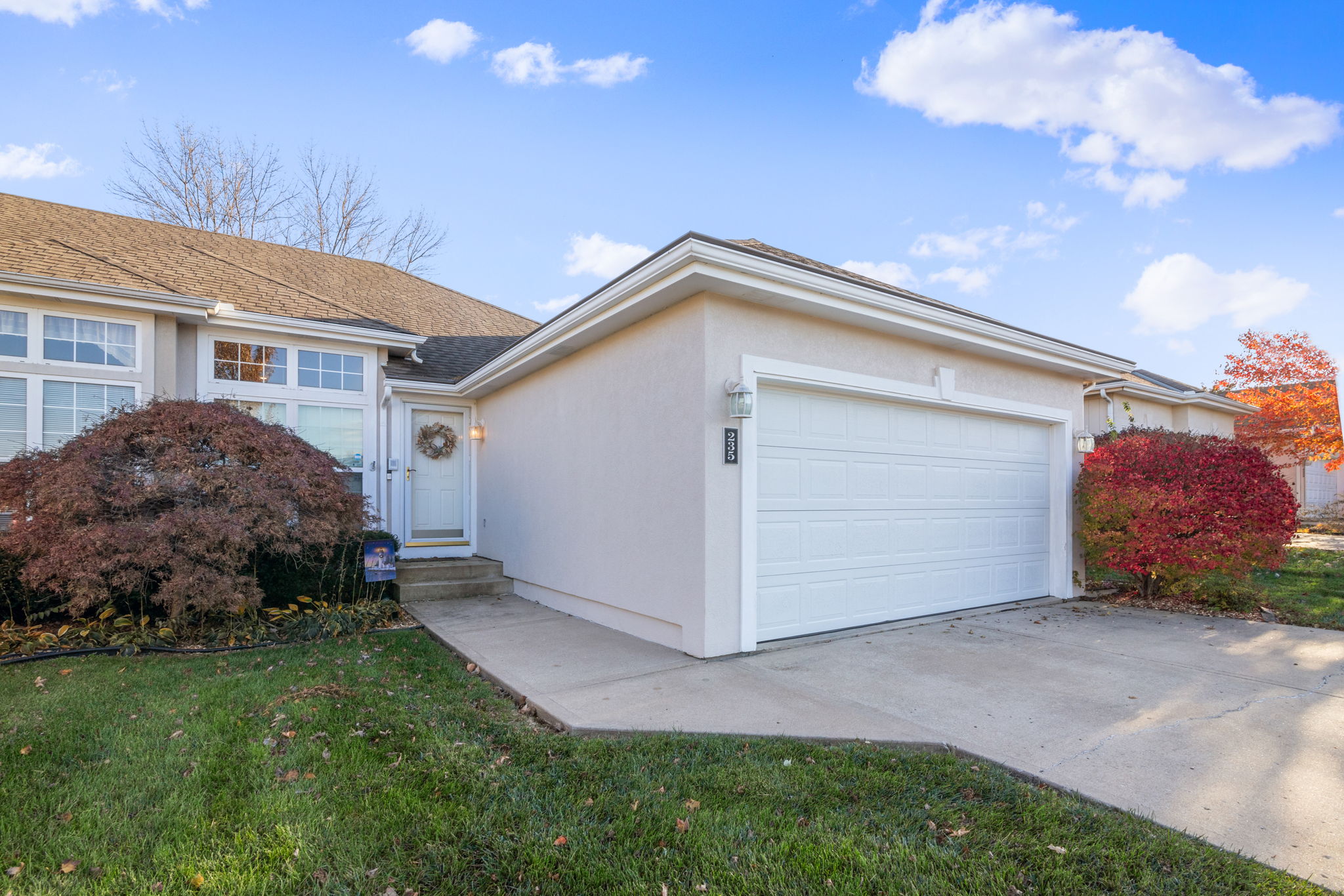 235 SW Chartwell Dr, Lee's Summit, MO 64082 KC Home Photography