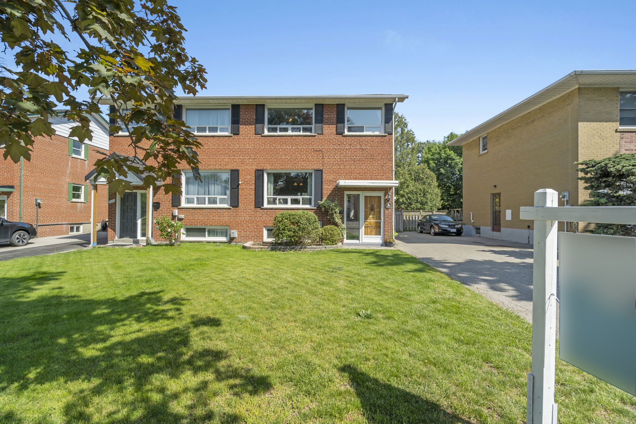 2350 Brookhurst Rd Mississauga, ON L5J 1R2