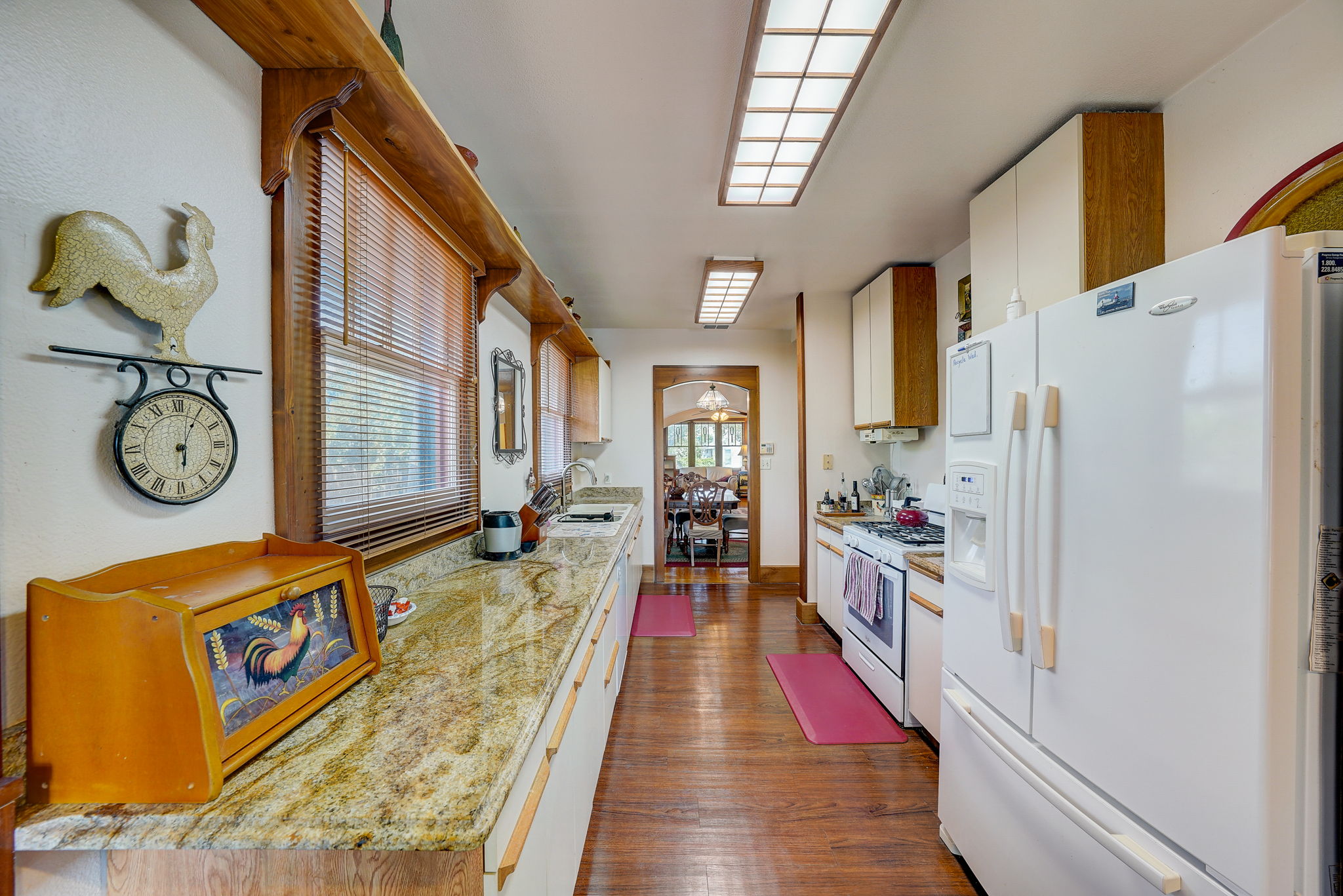 Burlington Ave N-024