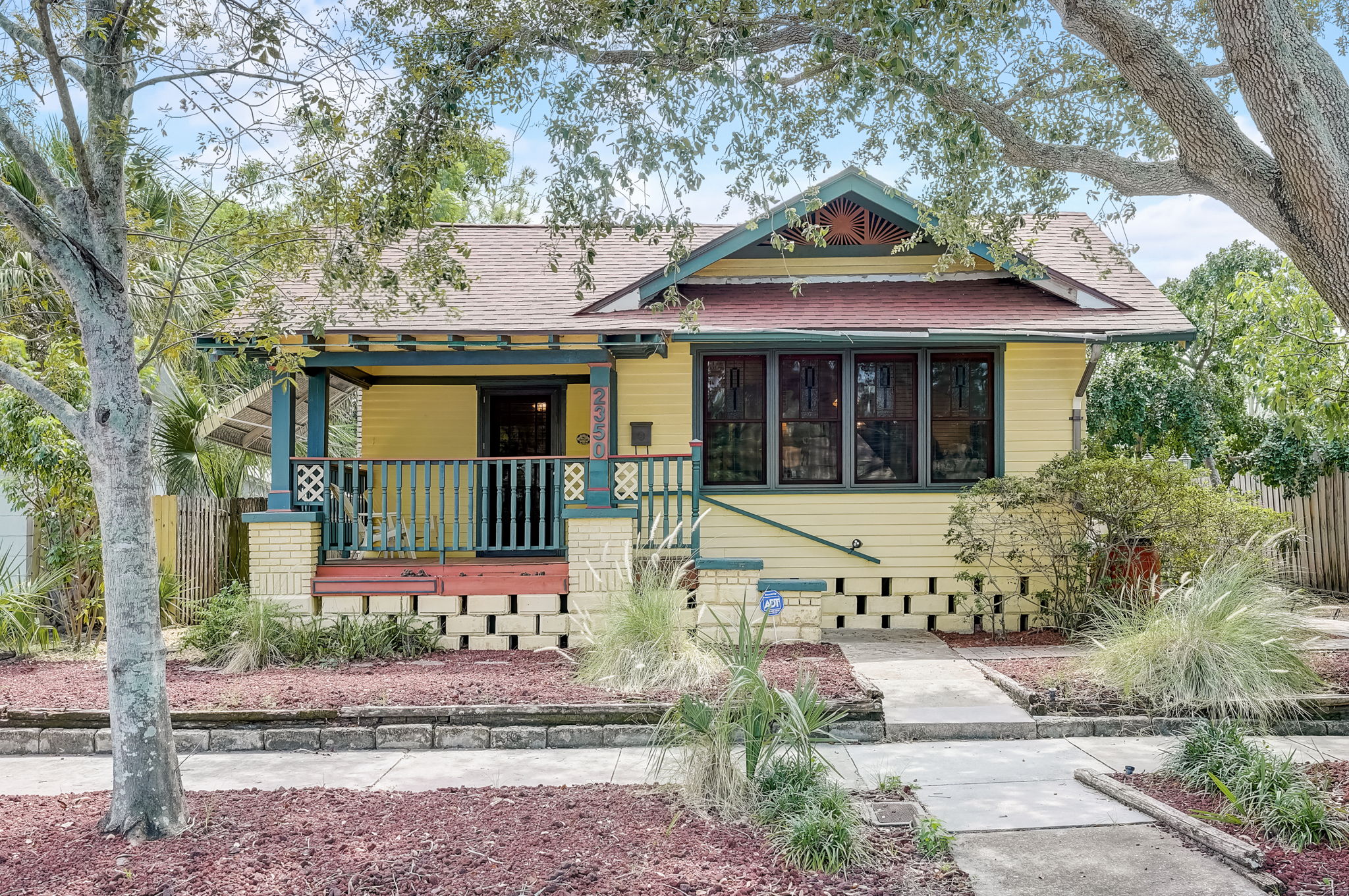 Burlington Ave N-002