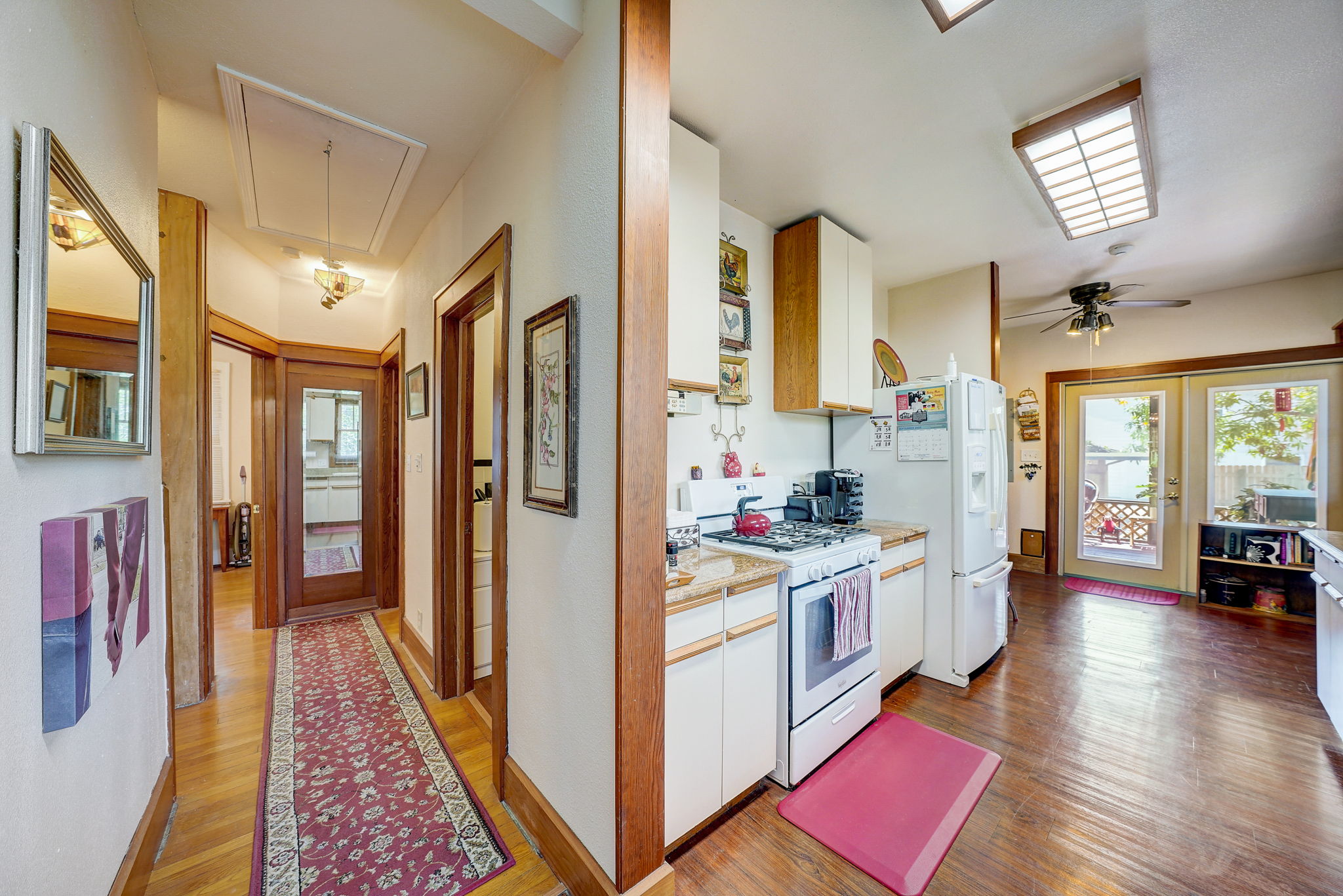 Burlington Ave N-021