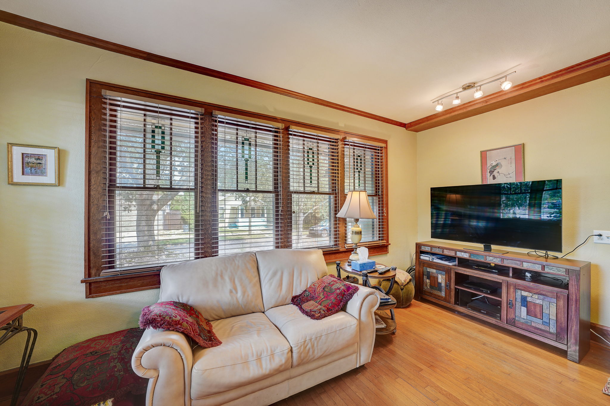 Burlington Ave N-013