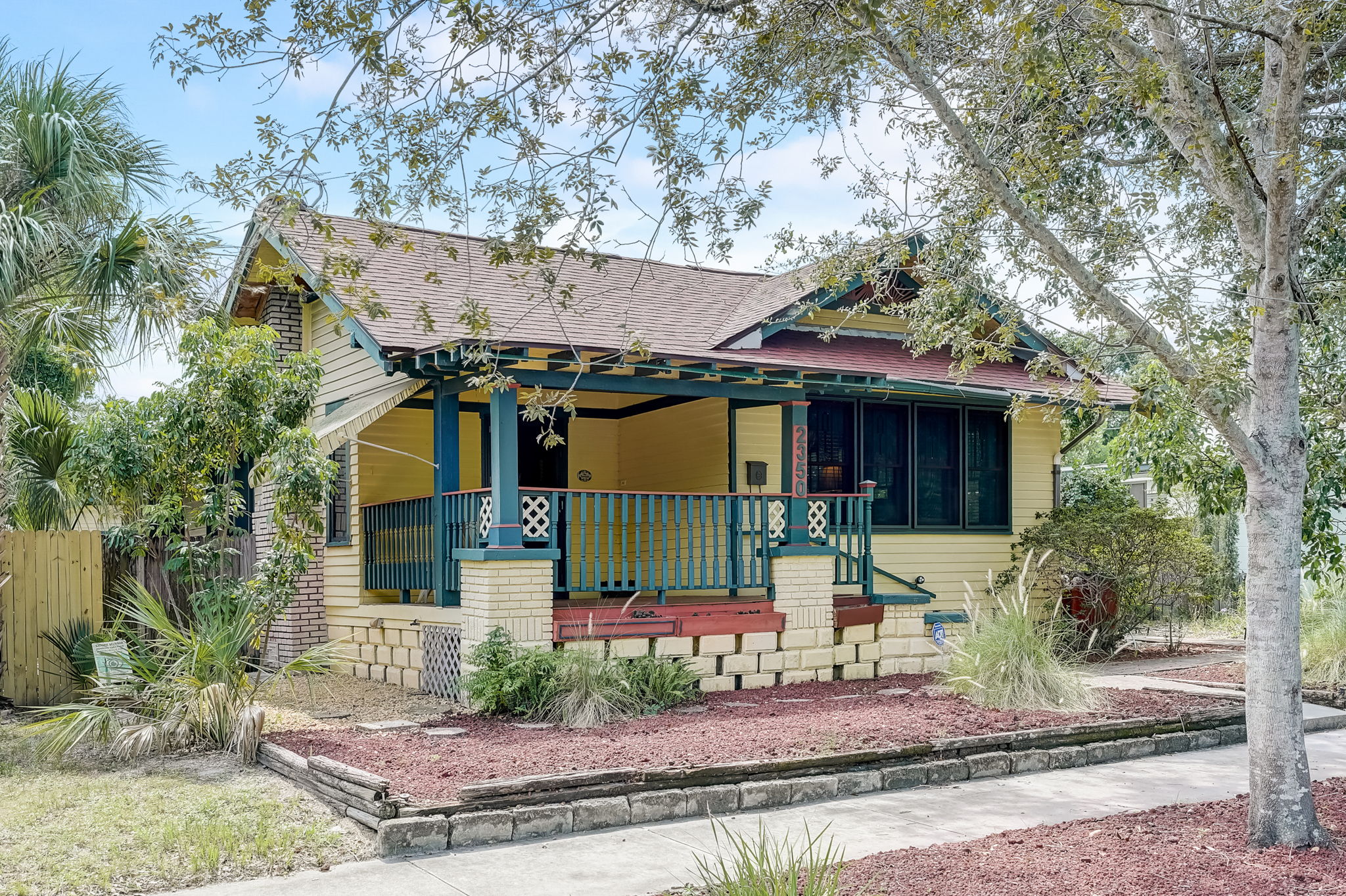 Burlington Ave N-003