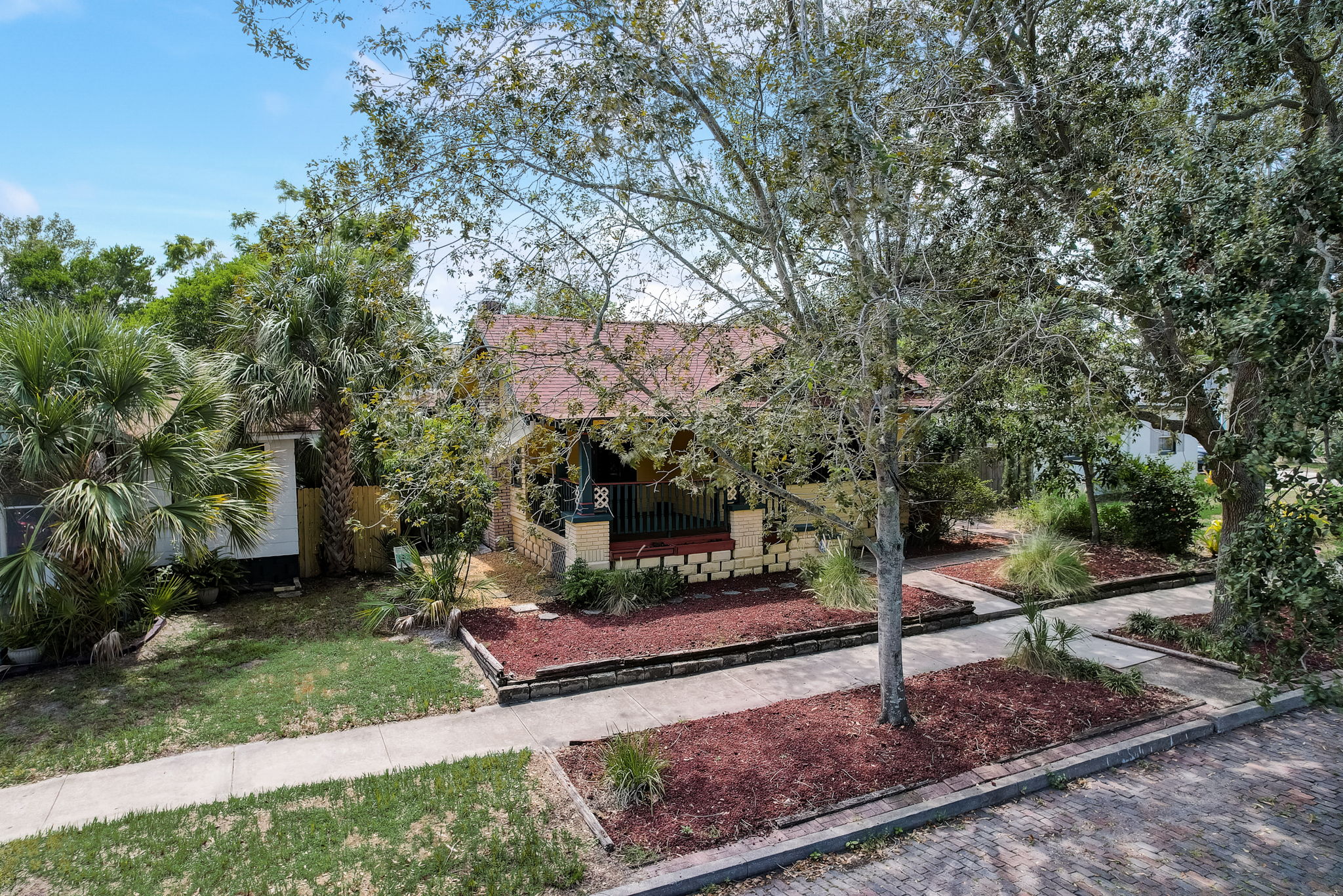 Burlington Ave N-054