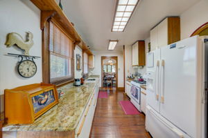 Burlington Ave N-024