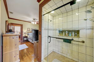 Burlington Ave N-035