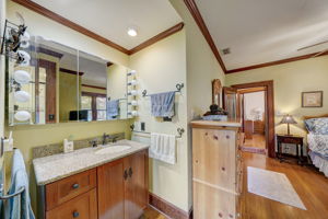 Burlington Ave N-034