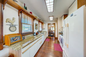 Burlington Ave N-025