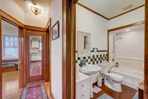 Burlington Ave N-027