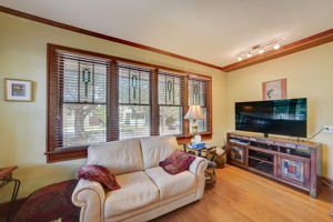 Burlington Ave N-013