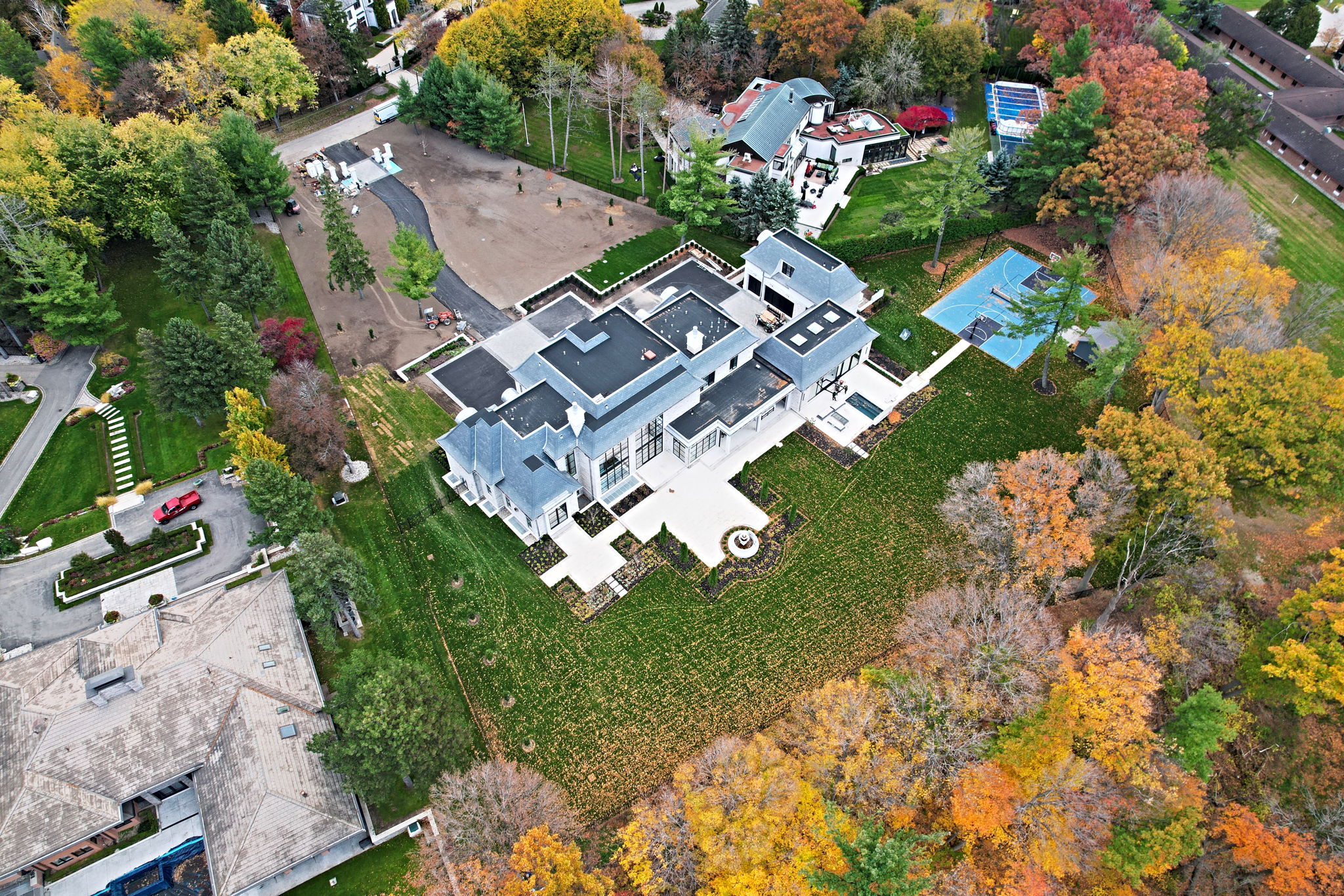 2350 Doulton Dr Mississauga, ON L5H 3M3