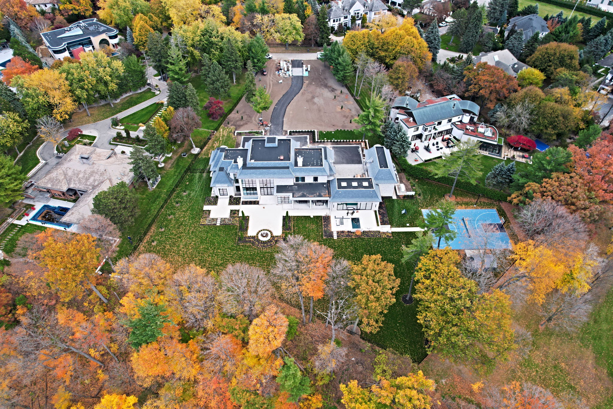 2350 Doulton Dr Mississauga, ON L5H 3M3