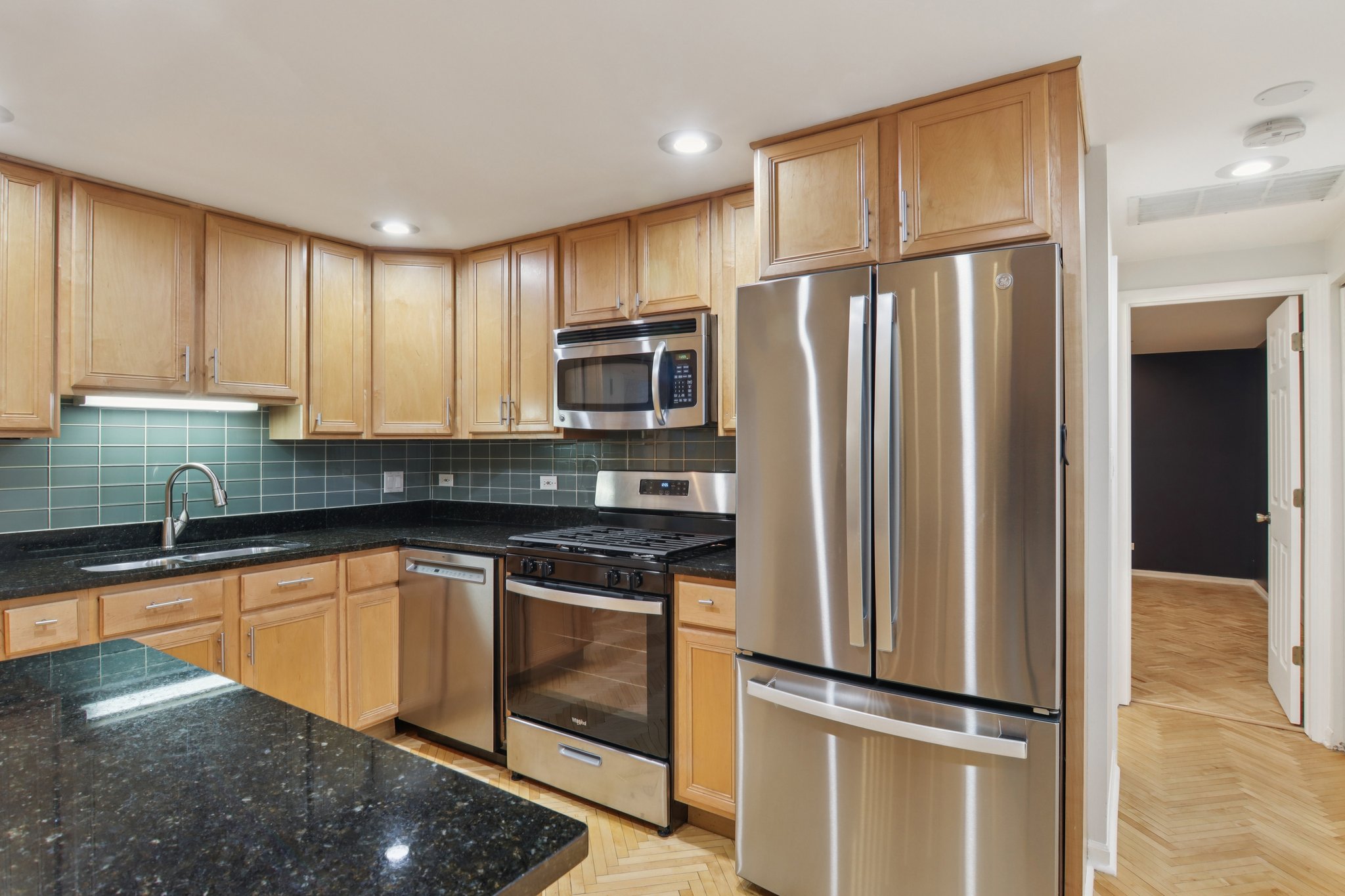 N Kedzie Blvd 1SC-S2810-010.jpg